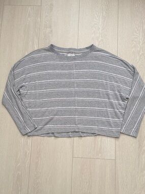 3/$10 Lou & Grey Heathered Gray and Purple Accent Top